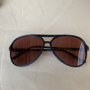 Korea made glass lens aviators. Blk with rose lens